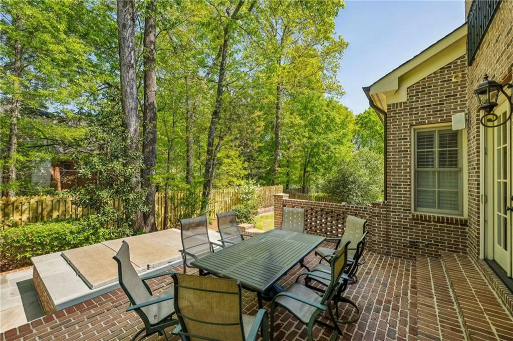 385 Laurel Chase Court, Atlanta, Georgia 30327, 6 Bedrooms Bedrooms, ,6 BathroomsBathrooms,Residential,Sold,385 Laurel Chase Court,7560300