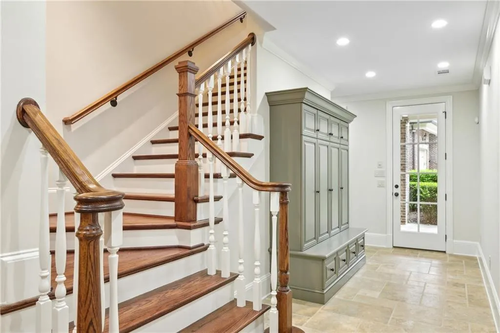385 Laurel Chase Court, Atlanta, Georgia 30327, 6 Bedrooms Bedrooms, ,6 BathroomsBathrooms,Residential,Sold,385 Laurel Chase Court,7560300