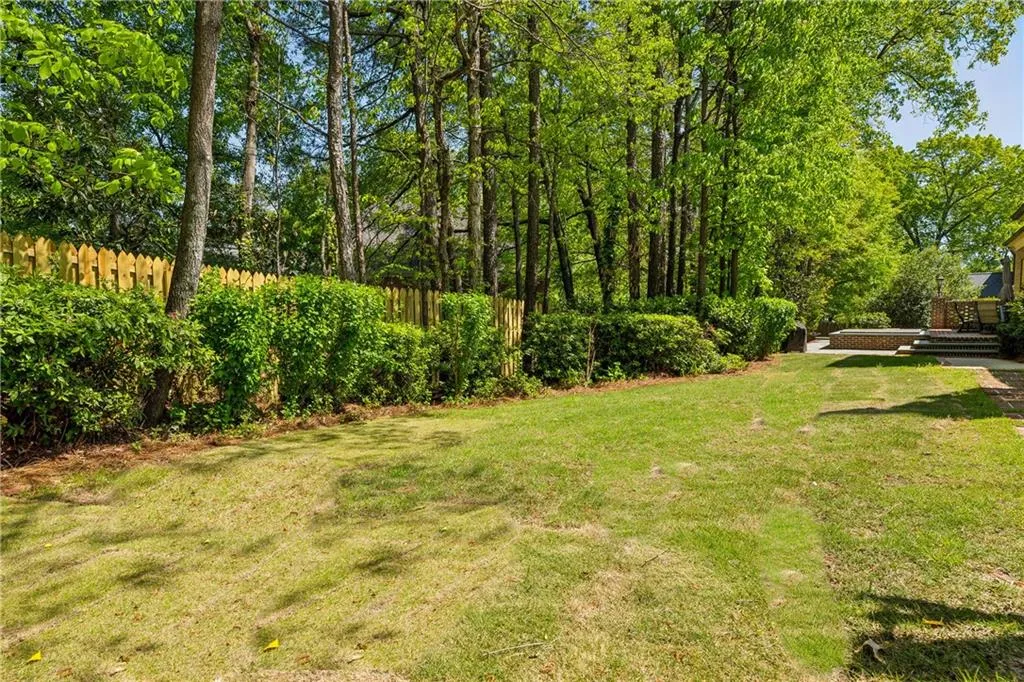 385 Laurel Chase Court, Atlanta, Georgia 30327, 6 Bedrooms Bedrooms, ,6 BathroomsBathrooms,Residential,Sold,385 Laurel Chase Court,7560300