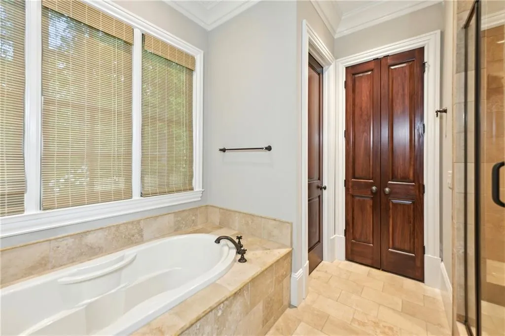 385 Laurel Chase Court, Atlanta, Georgia 30327, 6 Bedrooms Bedrooms, ,6 BathroomsBathrooms,Residential,Sold,385 Laurel Chase Court,7560300