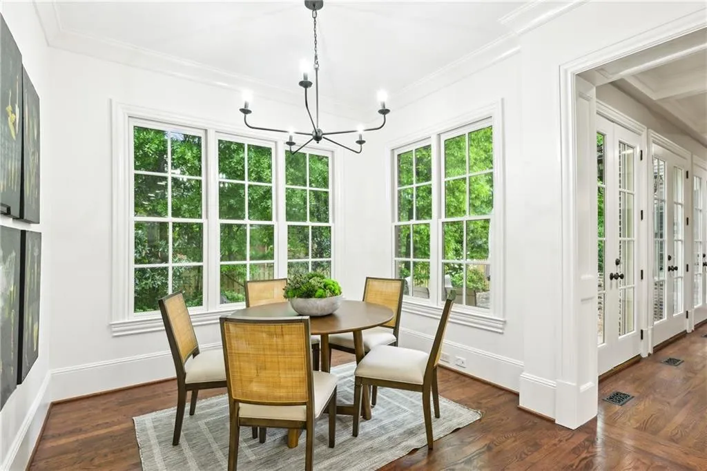 385 Laurel Chase Court, Atlanta, Georgia 30327, 6 Bedrooms Bedrooms, ,6 BathroomsBathrooms,Residential,Sold,385 Laurel Chase Court,7560300