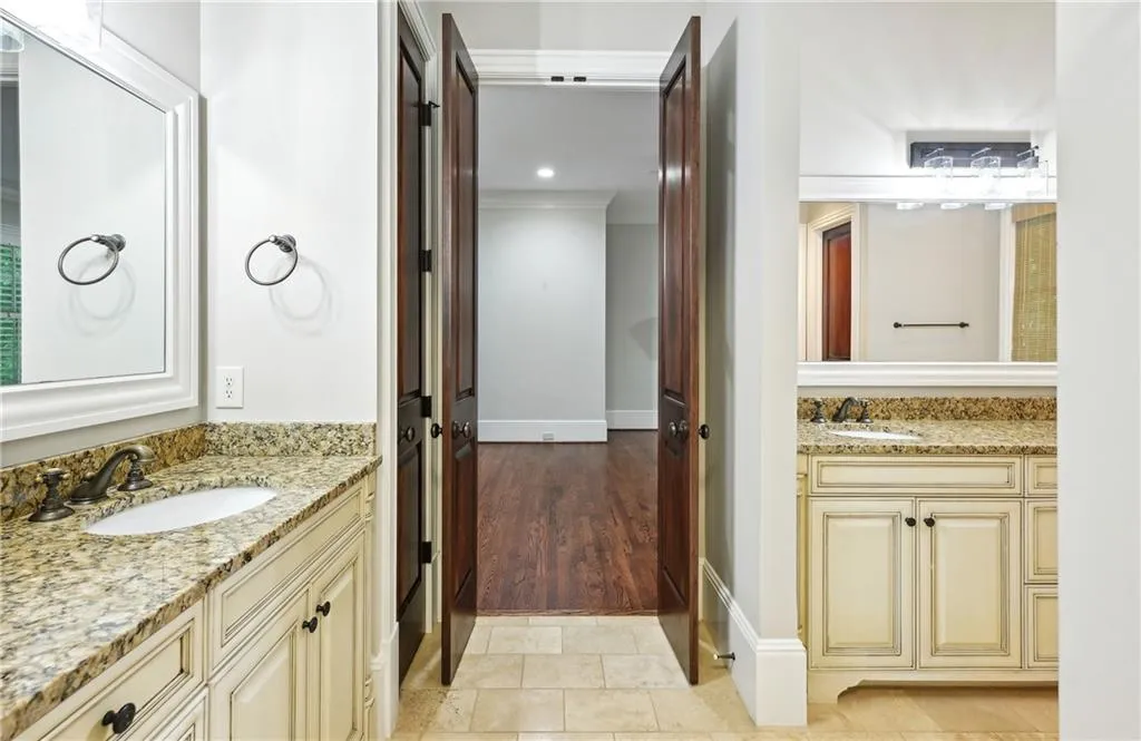 385 Laurel Chase Court, Atlanta, Georgia 30327, 6 Bedrooms Bedrooms, ,6 BathroomsBathrooms,Residential,Sold,385 Laurel Chase Court,7560300