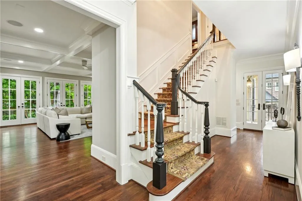 385 Laurel Chase Court, Atlanta, Georgia 30327, 6 Bedrooms Bedrooms, ,6 BathroomsBathrooms,Residential,Sold,385 Laurel Chase Court,7560300