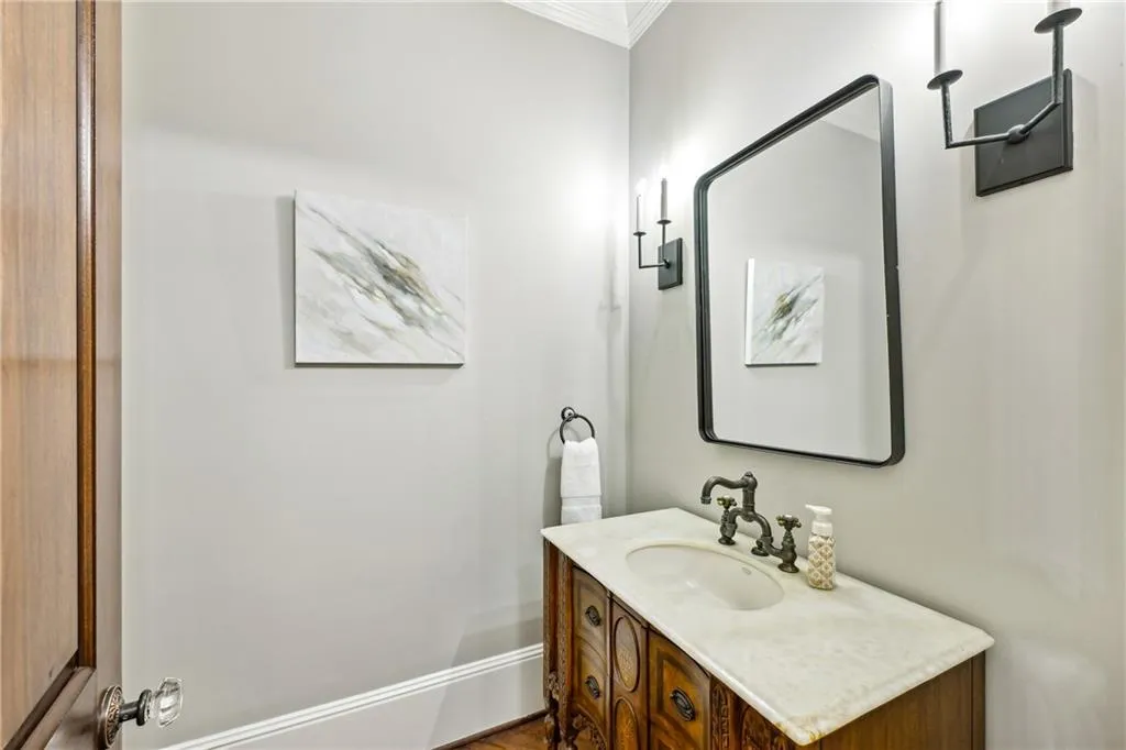385 Laurel Chase Court, Atlanta, Georgia 30327, 6 Bedrooms Bedrooms, ,6 BathroomsBathrooms,Residential,Sold,385 Laurel Chase Court,7560300