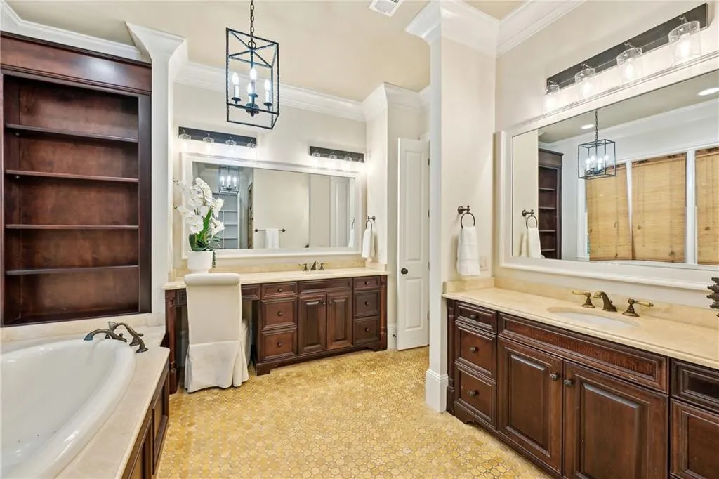 385 Laurel Chase Court, Atlanta, Georgia 30327, 6 Bedrooms Bedrooms, ,6 BathroomsBathrooms,Residential,Sold,385 Laurel Chase Court,7560300