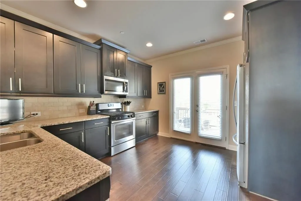 7532 Highlands Point, Atlanta, Georgia 30328, 3 Bedrooms Bedrooms, ,3 BathroomsBathrooms,Residential,Sold,7532 Highlands Point,5910007