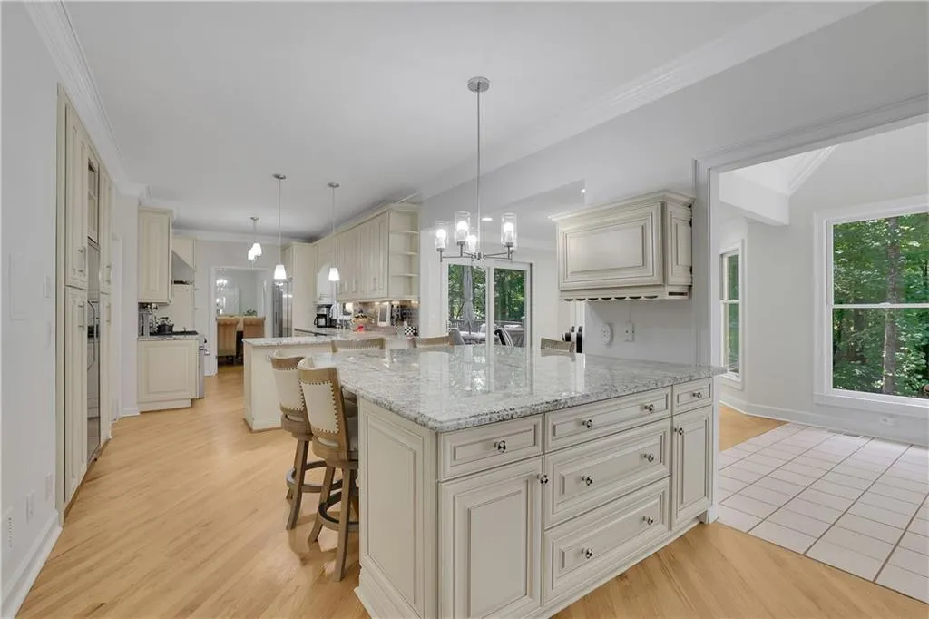 210 Spalding Creek Court, Sandy Springs, Georgia 30350, 6 Bedrooms Bedrooms, ,4 BathroomsBathrooms,Residential,Sold,210 Spalding Creek Court,7237057