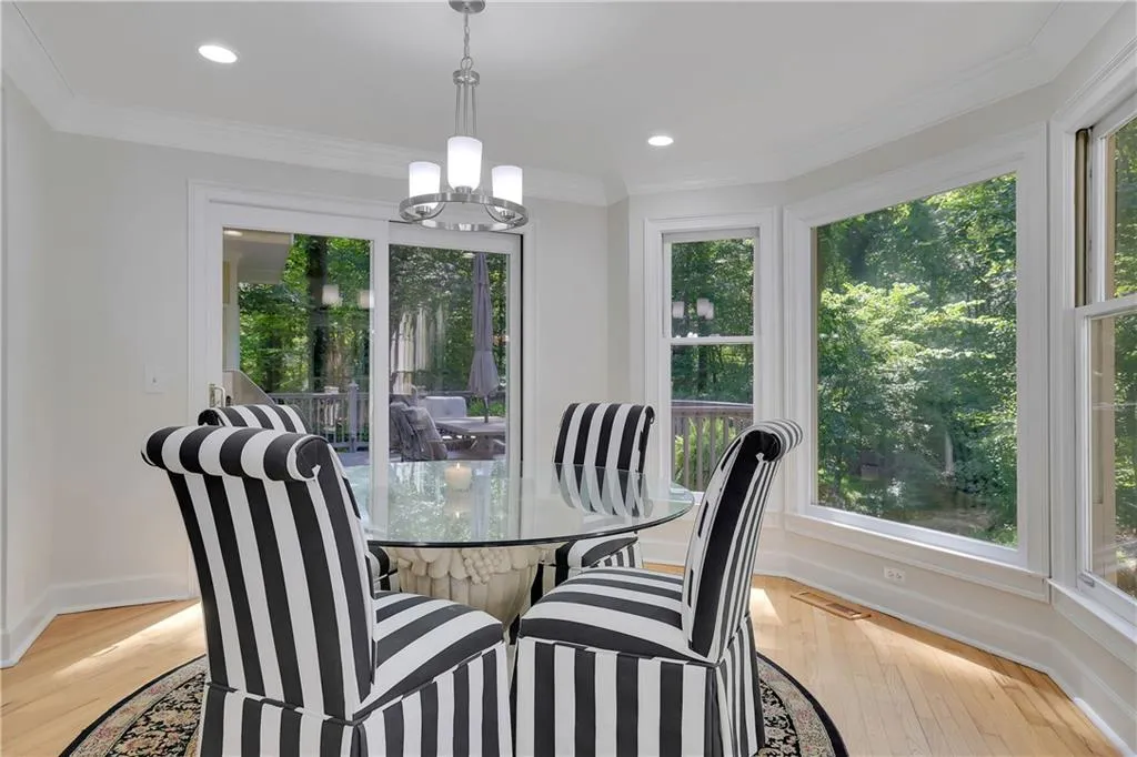 210 Spalding Creek Court, Sandy Springs, Georgia 30350, 6 Bedrooms Bedrooms, ,4 BathroomsBathrooms,Residential,Sold,210 Spalding Creek Court,7237057