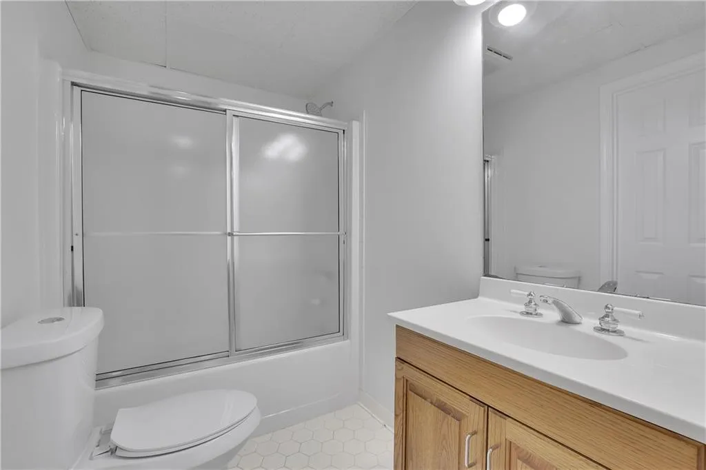 210 Spalding Creek Court, Sandy Springs, Georgia 30350, 6 Bedrooms Bedrooms, ,4 BathroomsBathrooms,Residential,Sold,210 Spalding Creek Court,7237057