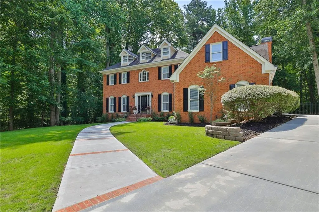 210 Spalding Creek Court, Sandy Springs, Georgia 30350, 6 Bedrooms Bedrooms, ,4 BathroomsBathrooms,Residential,Sold,210 Spalding Creek Court,7237057