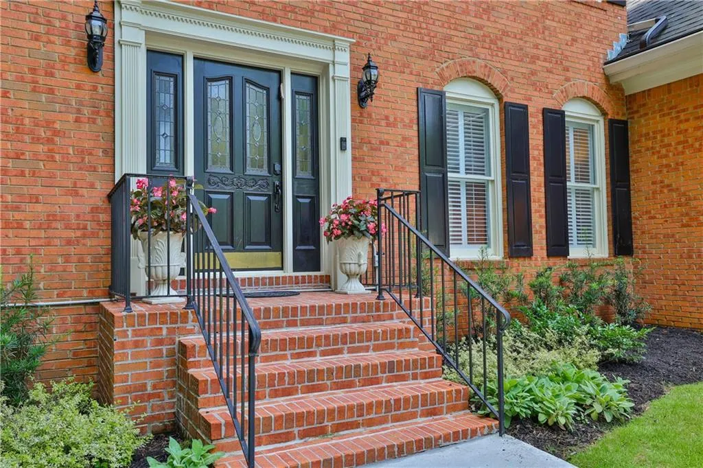 210 Spalding Creek Court, Sandy Springs, Georgia 30350, 6 Bedrooms Bedrooms, ,4 BathroomsBathrooms,Residential,Sold,210 Spalding Creek Court,7237057