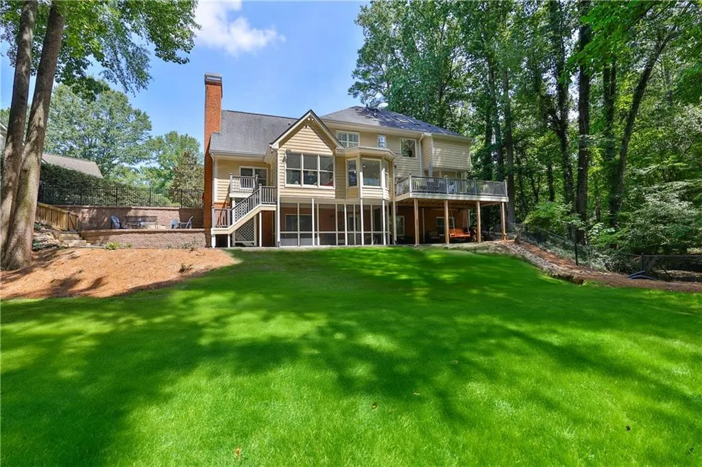 210 Spalding Creek Court, Sandy Springs, Georgia 30350, 6 Bedrooms Bedrooms, ,4 BathroomsBathrooms,Residential,Sold,210 Spalding Creek Court,7237057