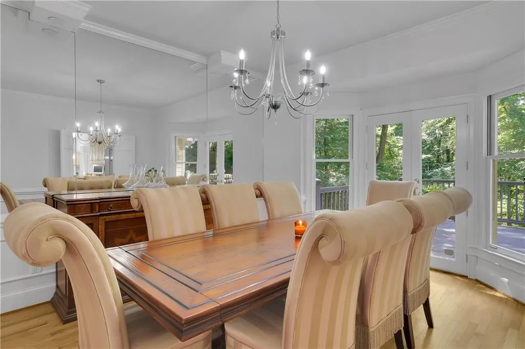 210 Spalding Creek Court, Sandy Springs, Georgia 30350, 6 Bedrooms Bedrooms, ,4 BathroomsBathrooms,Residential,Sold,210 Spalding Creek Court,7237057