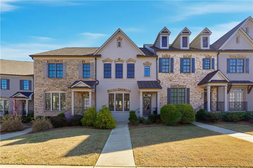1910 Skyfall Circle Ne, Atlanta, Georgia 30319, 3 Bedrooms Bedrooms, 0 ,3 BathroomsBathrooms,Residential,For Sale,1910 Skyfall Circle Ne,7762439