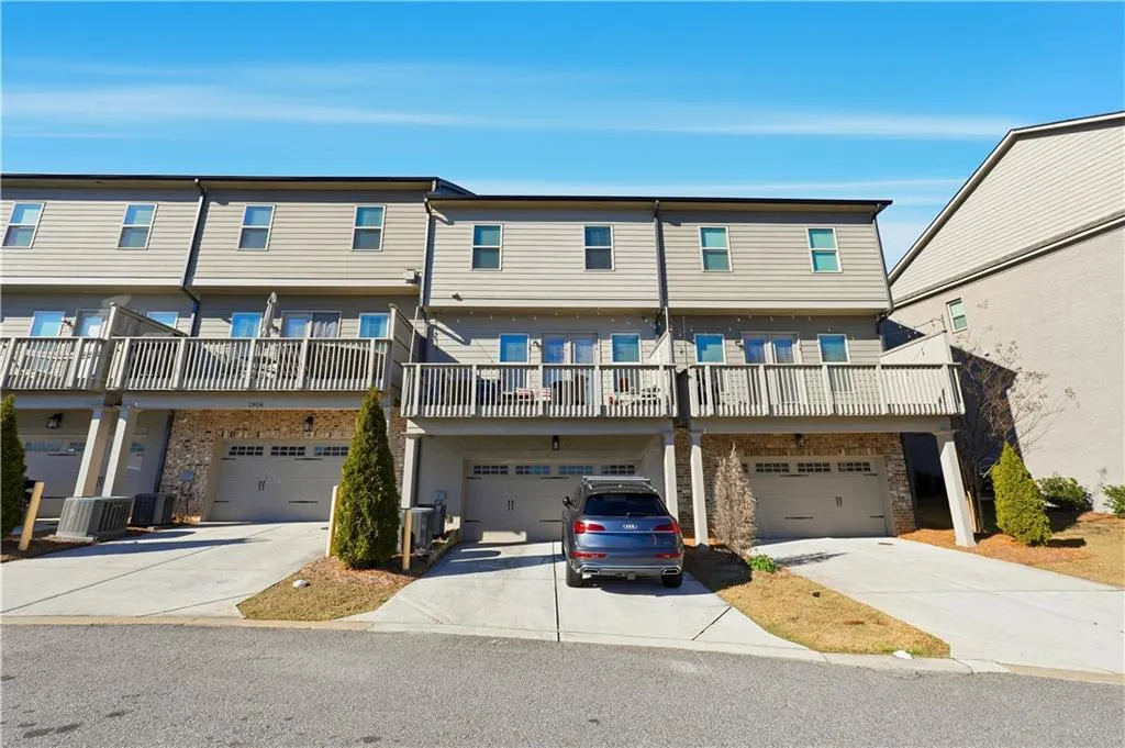 1910 Skyfall Circle Ne, Atlanta, Georgia 30319, 3 Bedrooms Bedrooms, 0 ,3 BathroomsBathrooms,Residential,For Sale,1910 Skyfall Circle Ne,7762439