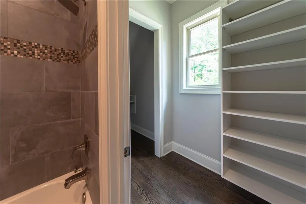 9215 Huntcliff Trace, Sandy Springs, Georgia 30350, 5 Bedrooms Bedrooms, ,4 BathroomsBathrooms,Residential,Sold,9215 Huntcliff Trace,6823796