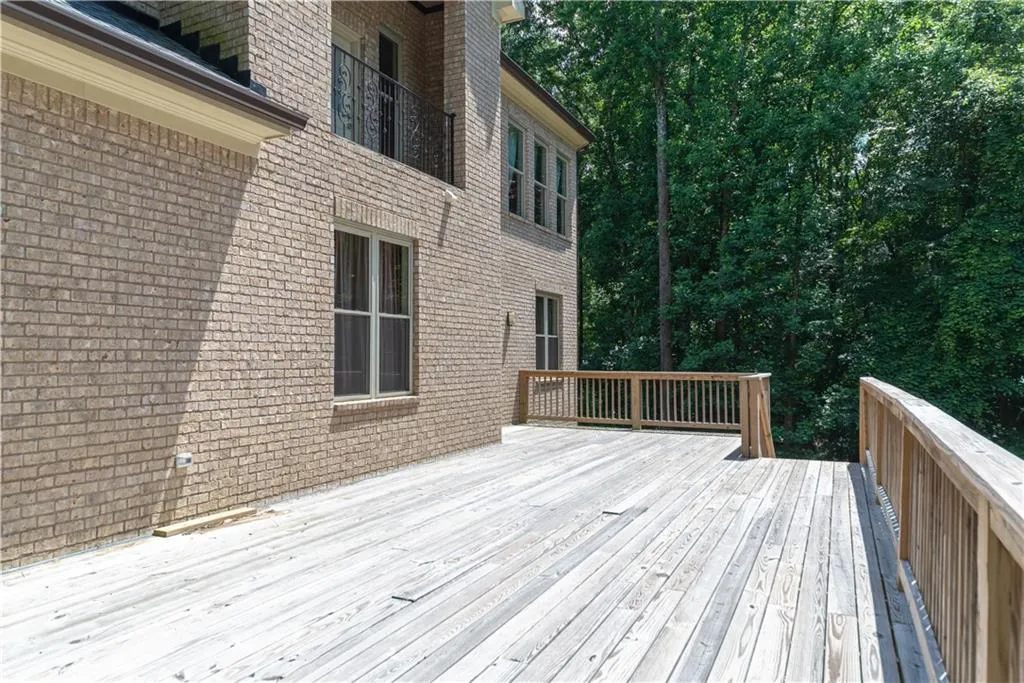 9215 Huntcliff Trace, Sandy Springs, Georgia 30350, 5 Bedrooms Bedrooms, ,4 BathroomsBathrooms,Residential,Sold,9215 Huntcliff Trace,6823796