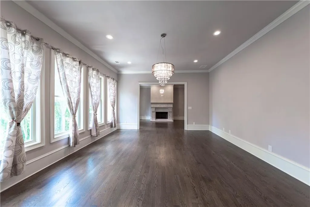 9215 Huntcliff Trace, Sandy Springs, Georgia 30350, 5 Bedrooms Bedrooms, ,4 BathroomsBathrooms,Residential,Sold,9215 Huntcliff Trace,6823796