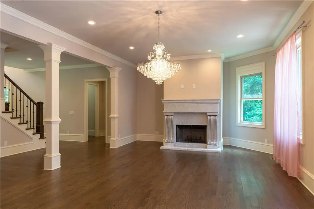 9215 Huntcliff Trace, Sandy Springs, Georgia 30350, 5 Bedrooms Bedrooms, ,4 BathroomsBathrooms,Residential,Sold,9215 Huntcliff Trace,6823796