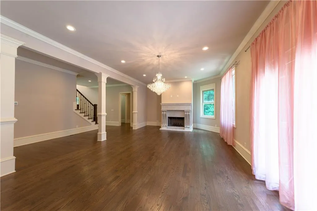 9215 Huntcliff Trace, Sandy Springs, Georgia 30350, 5 Bedrooms Bedrooms, ,4 BathroomsBathrooms,Residential,Sold,9215 Huntcliff Trace,6823796