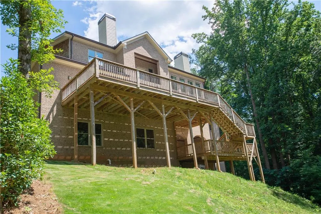 9215 Huntcliff Trace, Sandy Springs, Georgia 30350, 5 Bedrooms Bedrooms, ,4 BathroomsBathrooms,Residential,Sold,9215 Huntcliff Trace,6823796