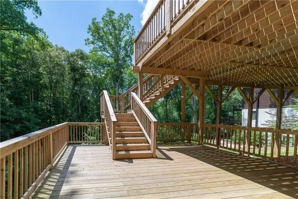 9215 Huntcliff Trace, Sandy Springs, Georgia 30350, 5 Bedrooms Bedrooms, ,4 BathroomsBathrooms,Residential,Sold,9215 Huntcliff Trace,6823796