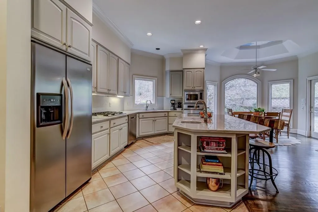 100 Parc Du Chateau, Atlanta, Georgia 30327, 4 Bedrooms Bedrooms, ,4 BathroomsBathrooms,Residential,Sold,100 Parc Du Chateau,5821193