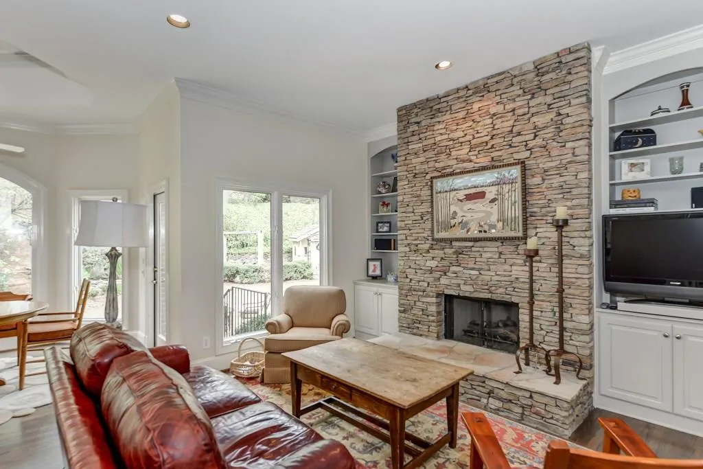 100 Parc Du Chateau, Atlanta, Georgia 30327, 4 Bedrooms Bedrooms, ,4 BathroomsBathrooms,Residential,Sold,100 Parc Du Chateau,5821193