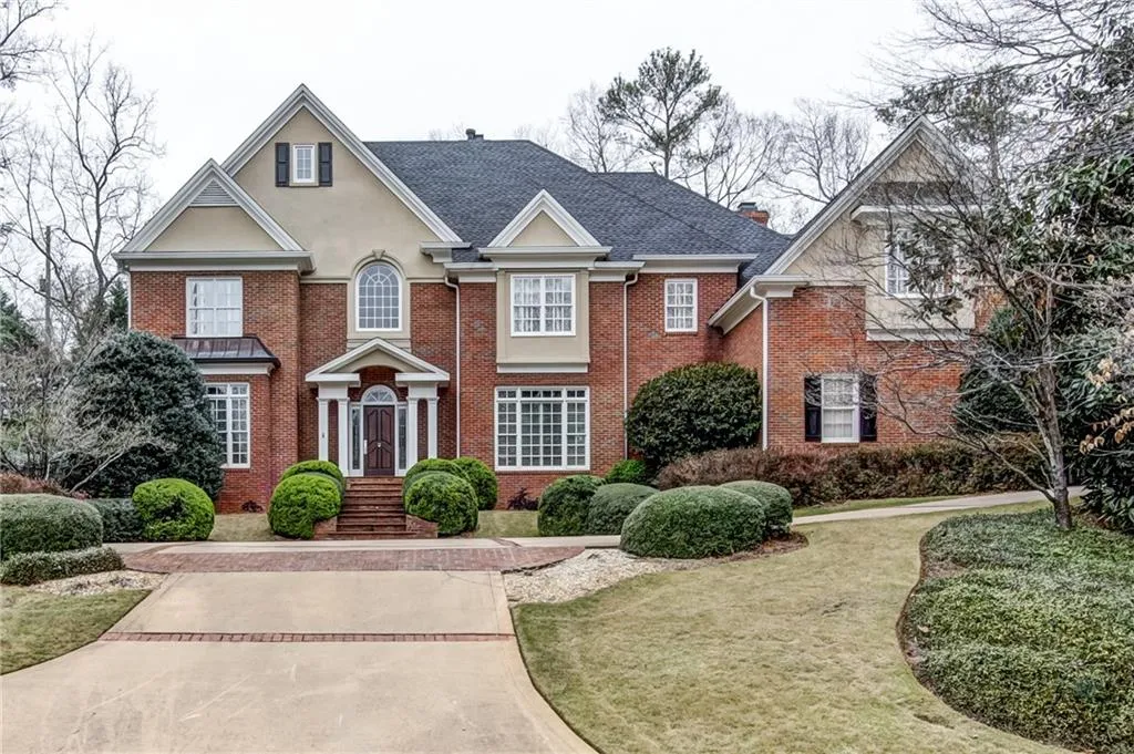 100 Parc Du Chateau, Atlanta, Georgia 30327, 4 Bedrooms Bedrooms, ,4 BathroomsBathrooms,Residential,Sold,100 Parc Du Chateau,5821193