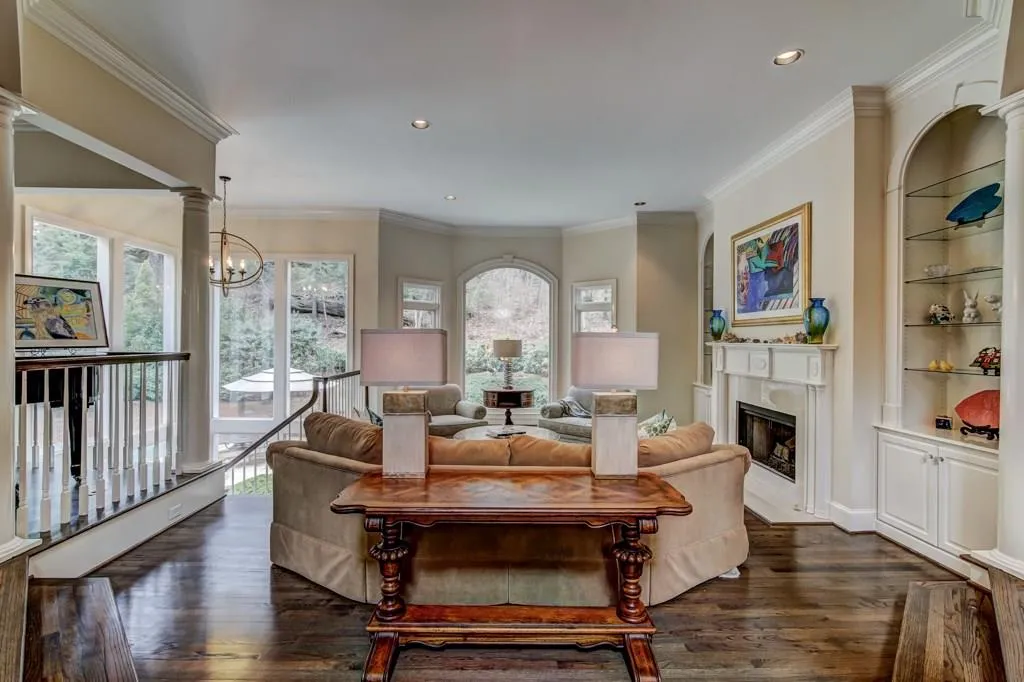 100 Parc Du Chateau, Atlanta, Georgia 30327, 4 Bedrooms Bedrooms, ,4 BathroomsBathrooms,Residential,Sold,100 Parc Du Chateau,5821193