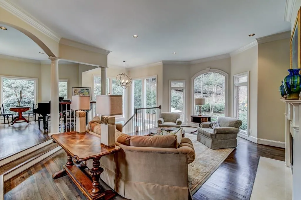 100 Parc Du Chateau, Atlanta, Georgia 30327, 4 Bedrooms Bedrooms, ,4 BathroomsBathrooms,Residential,Sold,100 Parc Du Chateau,5821193