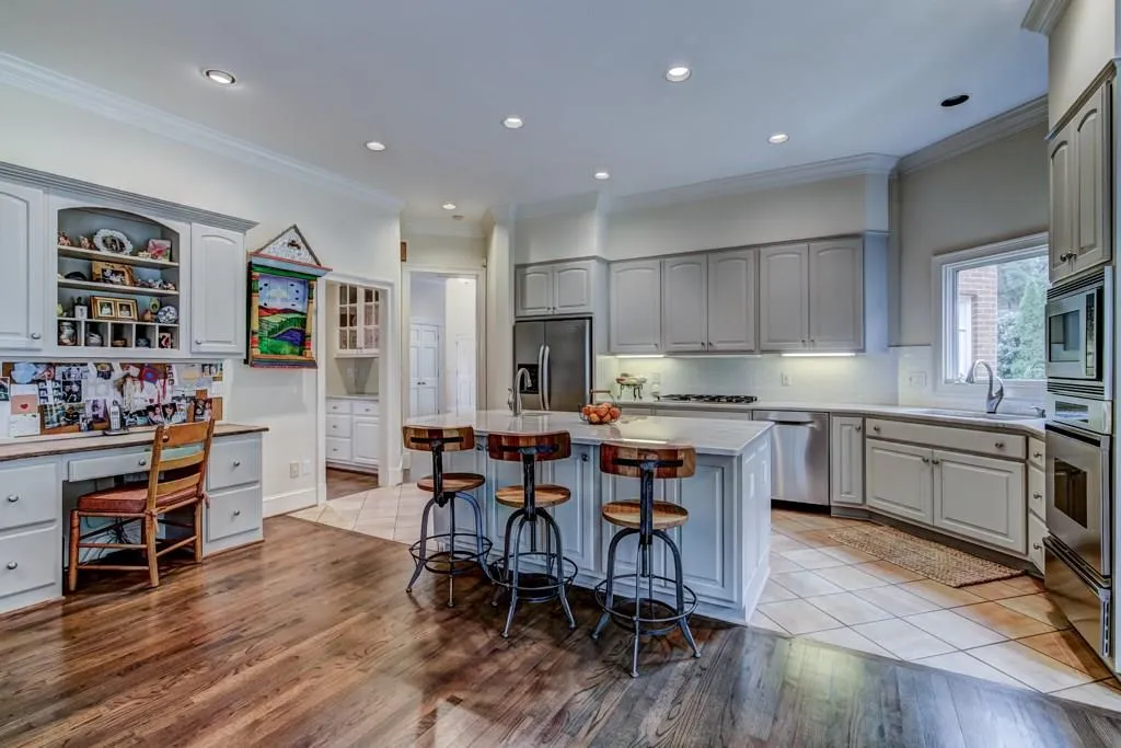 100 Parc Du Chateau, Atlanta, Georgia 30327, 4 Bedrooms Bedrooms, ,4 BathroomsBathrooms,Residential,Sold,100 Parc Du Chateau,5821193