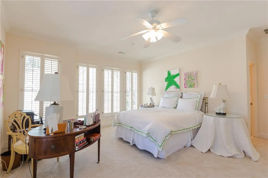 5492 Glenridge Drive Ne Unit 552, Atlanta, Georgia 30342, 4 Bedrooms Bedrooms, ,3 BathroomsBathrooms,Residential,Sold,5492 Glenridge Drive Ne Unit 552,5926673