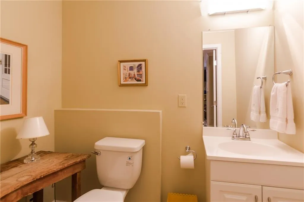 5492 Glenridge Drive Ne Unit 552, Atlanta, Georgia 30342, 4 Bedrooms Bedrooms, ,3 BathroomsBathrooms,Residential,Sold,5492 Glenridge Drive Ne Unit 552,5926673