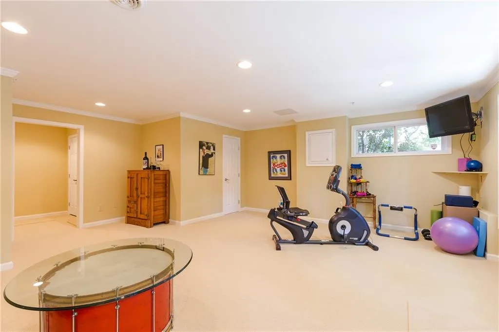 5492 Glenridge Drive Ne Unit 552, Atlanta, Georgia 30342, 4 Bedrooms Bedrooms, ,3 BathroomsBathrooms,Residential,Sold,5492 Glenridge Drive Ne Unit 552,5926673