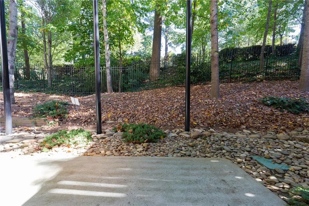 5492 Glenridge Drive Ne Unit 552, Atlanta, Georgia 30342, 4 Bedrooms Bedrooms, ,3 BathroomsBathrooms,Residential,Sold,5492 Glenridge Drive Ne Unit 552,5926673