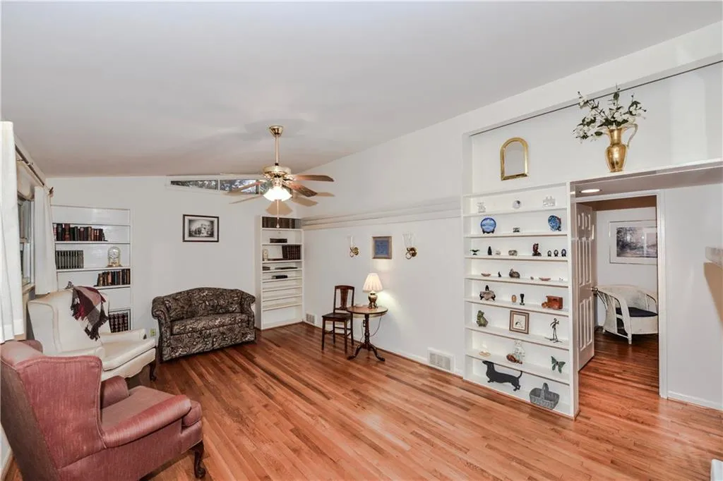 77 Long Island Place, Sandy Springs, Georgia 30328, 4 Bedrooms Bedrooms, ,2 BathroomsBathrooms,Residential,Sold,77 Long Island Place,5778227