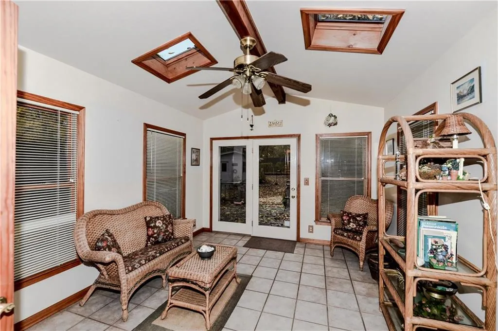 77 Long Island Place, Sandy Springs, Georgia 30328, 4 Bedrooms Bedrooms, ,2 BathroomsBathrooms,Residential,Sold,77 Long Island Place,5778227