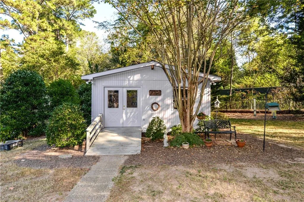 77 Long Island Place, Sandy Springs, Georgia 30328, 4 Bedrooms Bedrooms, ,2 BathroomsBathrooms,Residential,Sold,77 Long Island Place,5778227