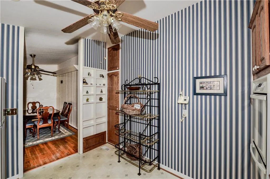 77 Long Island Place, Sandy Springs, Georgia 30328, 4 Bedrooms Bedrooms, ,2 BathroomsBathrooms,Residential,Sold,77 Long Island Place,5778227