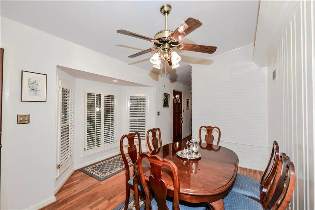 77 Long Island Place, Sandy Springs, Georgia 30328, 4 Bedrooms Bedrooms, ,2 BathroomsBathrooms,Residential,Sold,77 Long Island Place,5778227