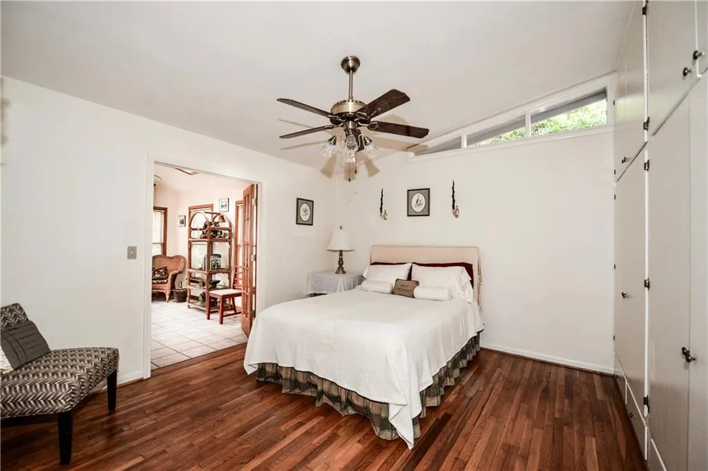 77 Long Island Place, Sandy Springs, Georgia 30328, 4 Bedrooms Bedrooms, ,2 BathroomsBathrooms,Residential,Sold,77 Long Island Place,5778227