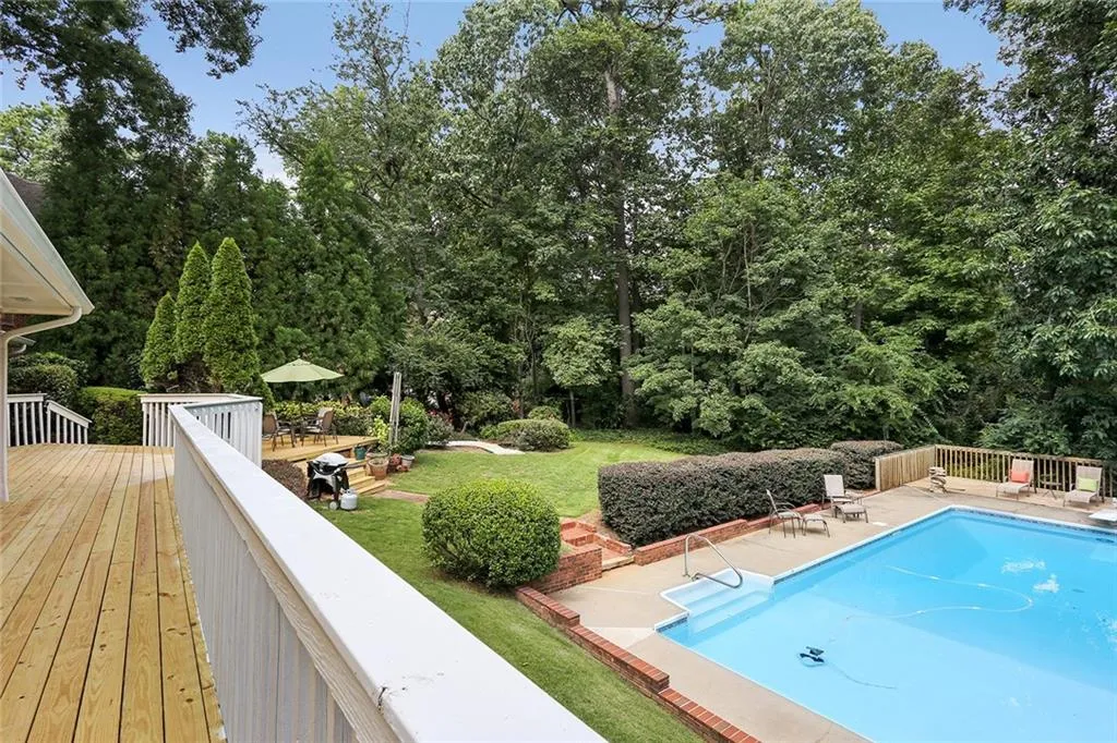 4825 Merlendale Court, Sandy Springs, Georgia 30327, 4 Bedrooms Bedrooms, ,4 BathroomsBathrooms,Residential,Sold,4825 Merlendale Court,5882812
