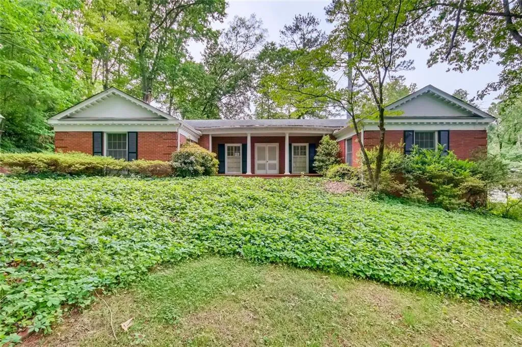 6900 Brandon Mill Road, Sandy Springs, Georgia 30328, 3 Bedrooms Bedrooms, ,2 BathroomsBathrooms,Residential,Sold,6900 Brandon Mill Road,6723810