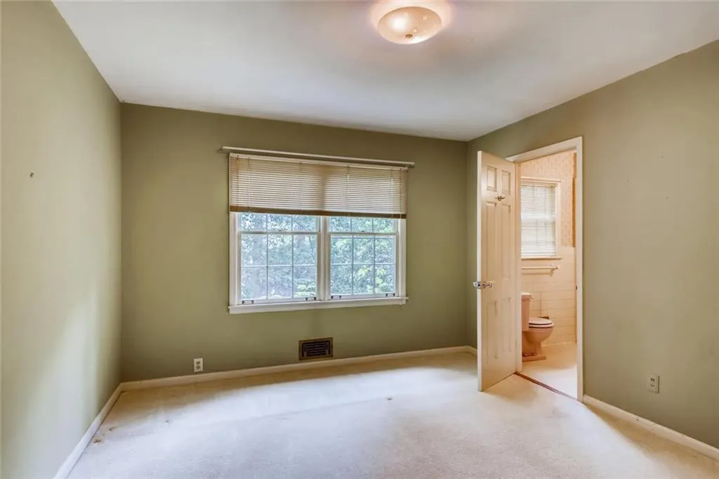 6900 Brandon Mill Road, Sandy Springs, Georgia 30328, 3 Bedrooms Bedrooms, ,2 BathroomsBathrooms,Residential,Sold,6900 Brandon Mill Road,6723810