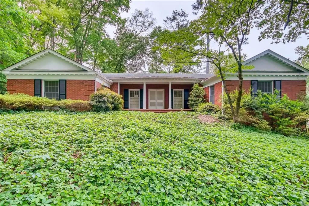 6900 Brandon Mill Road, Sandy Springs, Georgia 30328, 3 Bedrooms Bedrooms, ,2 BathroomsBathrooms,Residential,Sold,6900 Brandon Mill Road,6723810