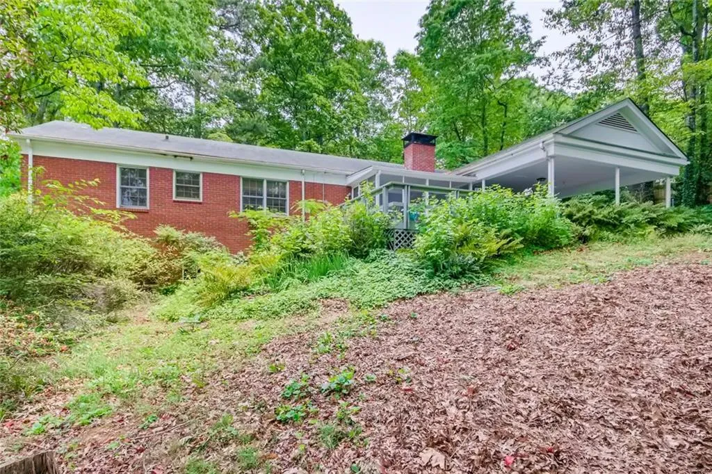 6900 Brandon Mill Road, Sandy Springs, Georgia 30328, 3 Bedrooms Bedrooms, ,2 BathroomsBathrooms,Residential,Sold,6900 Brandon Mill Road,6723810