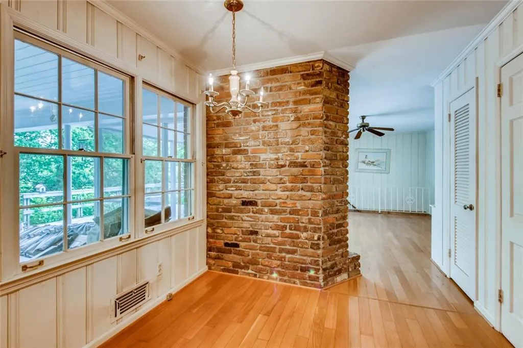6900 Brandon Mill Road, Sandy Springs, Georgia 30328, 3 Bedrooms Bedrooms, ,2 BathroomsBathrooms,Residential,Sold,6900 Brandon Mill Road,6723810