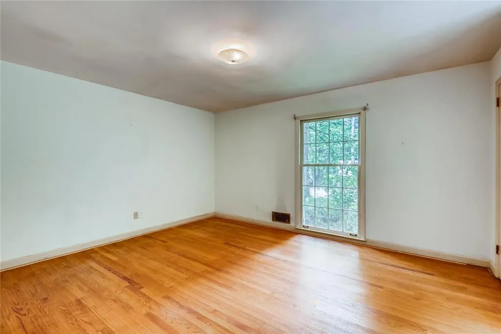 6900 Brandon Mill Road, Sandy Springs, Georgia 30328, 3 Bedrooms Bedrooms, ,2 BathroomsBathrooms,Residential,Sold,6900 Brandon Mill Road,6723810