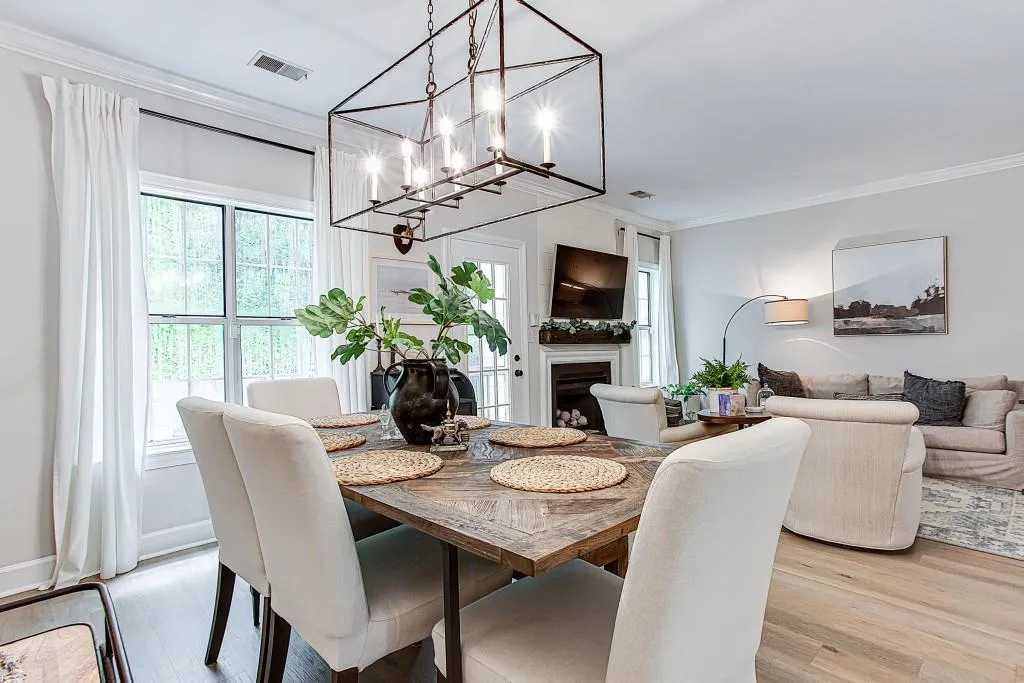 1160 Windsor Parkway Unit 10, Atlanta, Georgia 30319, 2 Bedrooms Bedrooms, ,2 BathroomsBathrooms,Residential,Sold,1160 Windsor Parkway Unit 10,7078884